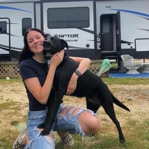 Meet your Posher, Chloe